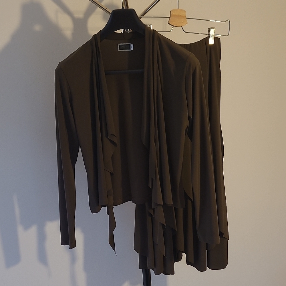 Simpli Elegant Olive Brown Two-Piece Set